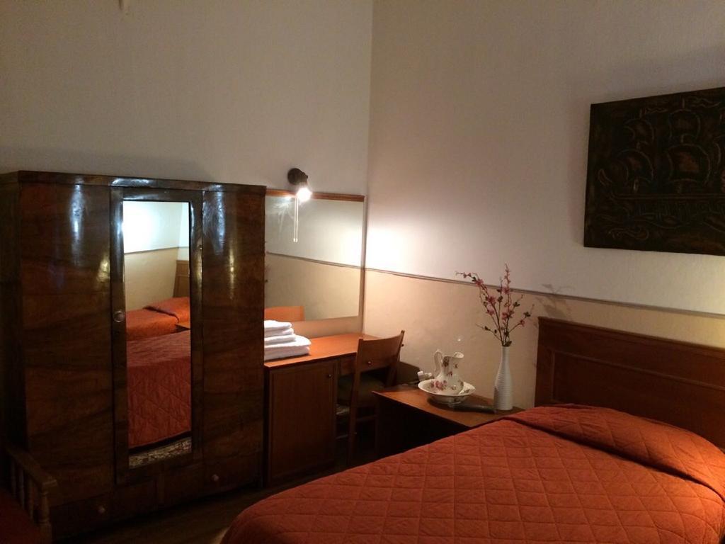 Acropolis Hotel